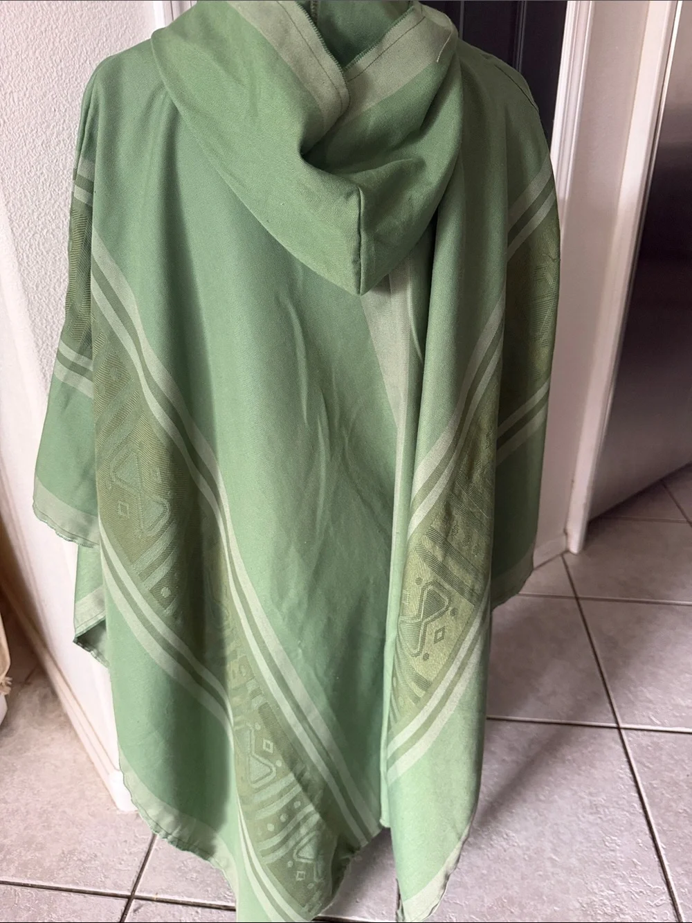 Kids Disney encanto size 11/12 Green Hooded Poncho